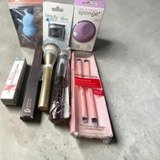 Makeup Brushes And Sponges Bundle Of 8