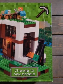 LEGO Minecraft 21134: The Waterfall Base NEW and Factory Sealed, Retired Set