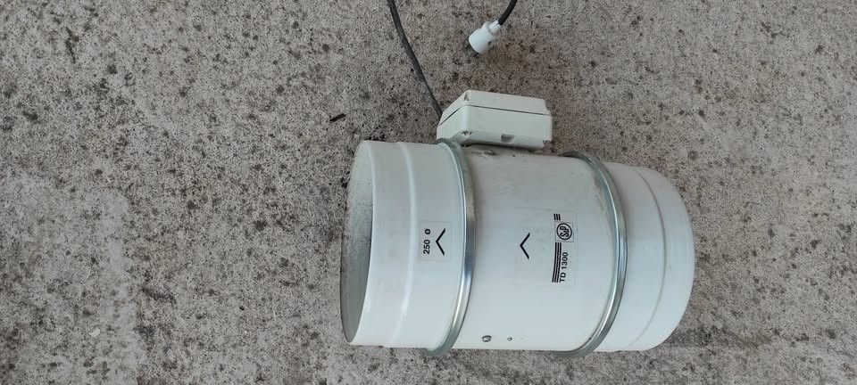 Extracteur S&P TD300/250 aérateur de gaine tubulaire 125mm pour ventilation