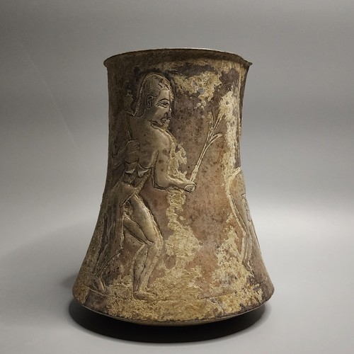 UN IMPORTANTE VASO DE PLATA BACTRIANO TIPO MUSEO CON ESCENA AGRÍCOLA. - Imagen 12 de 16