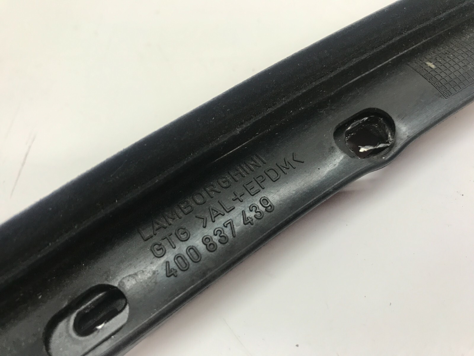 LAMBORGHINI GALLARDO COUPE DRIVER LEFT SIDE LH ROOF SEAL OEM 400837439