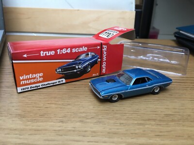 Auto World 1/64 1970 Dodge Challenger R/T blau