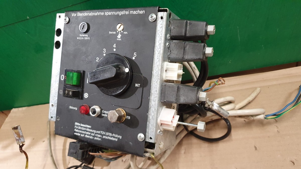 Junkers Steuerung 8 719 900 093 mit Allen Kabelstecker 8719900093 