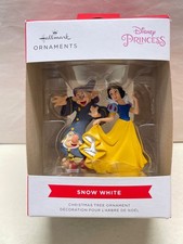 Hallmark Snow White Disney Princess Ornament