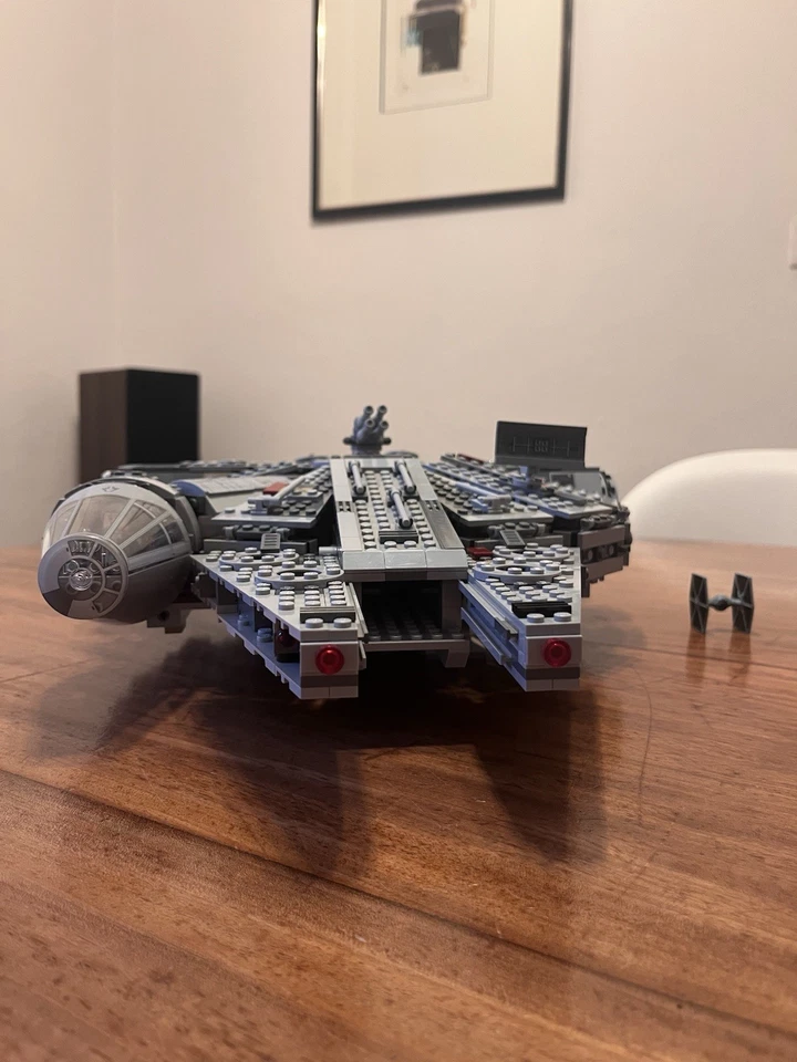 LEGO Star Wars 75257 Millennium Falcon, foto 2 di 5