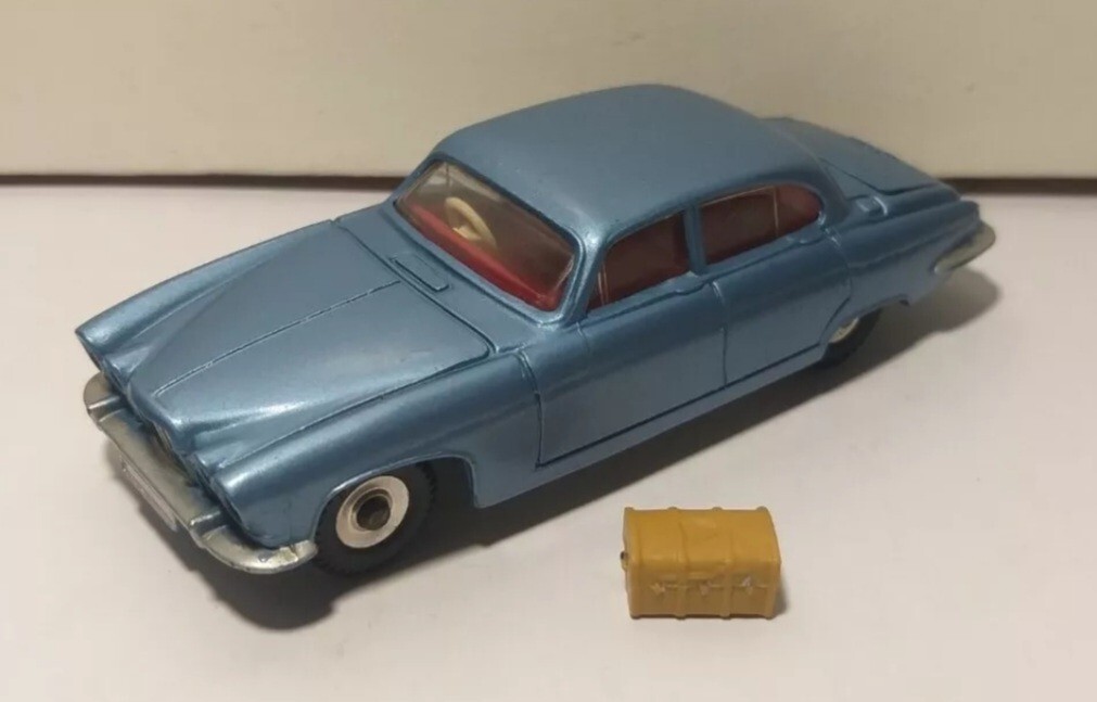 値下げしました！DINKY TOYS Dinky 142, Jaguar MK10 - Free Price Guide & Review