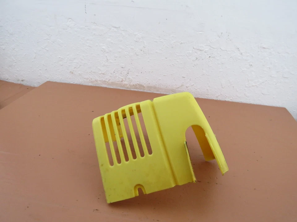 Cubierta del motor McCulloch 3310 String Trimmer OEM Foto 3 de 4