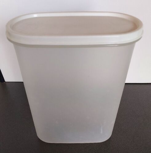 Tupperware Modular Mate Oval #4 With White Lid #1614-1  2.3 Liter Container - Picture 1 of 7