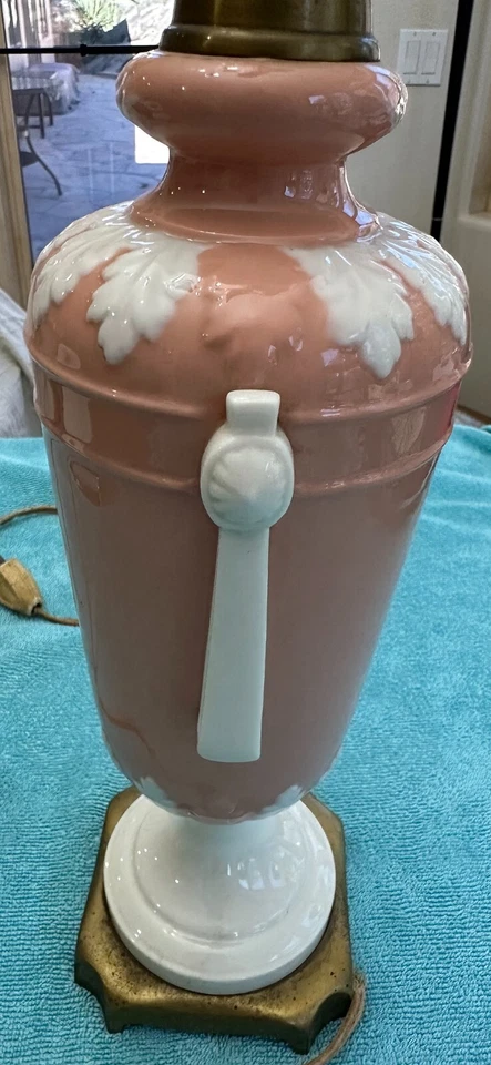 Lenox Art Deco Lamp Dav Art. Coral - Image 3 of 4