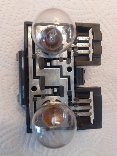 VW Passat 3A Lampenträger Lampen Fassung hinten rechts links innen 3A9945259