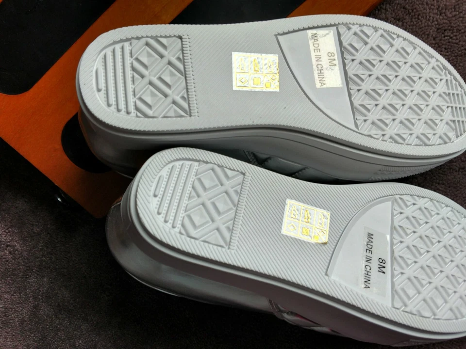 Zapatos Tenis Deportivos Acolchados Terciopelo Medianoche Sin Cordones Parte Superior Alta NUEVOS NUEVOS EN CAJA Talla 8M Plateados Foto 3 de 4