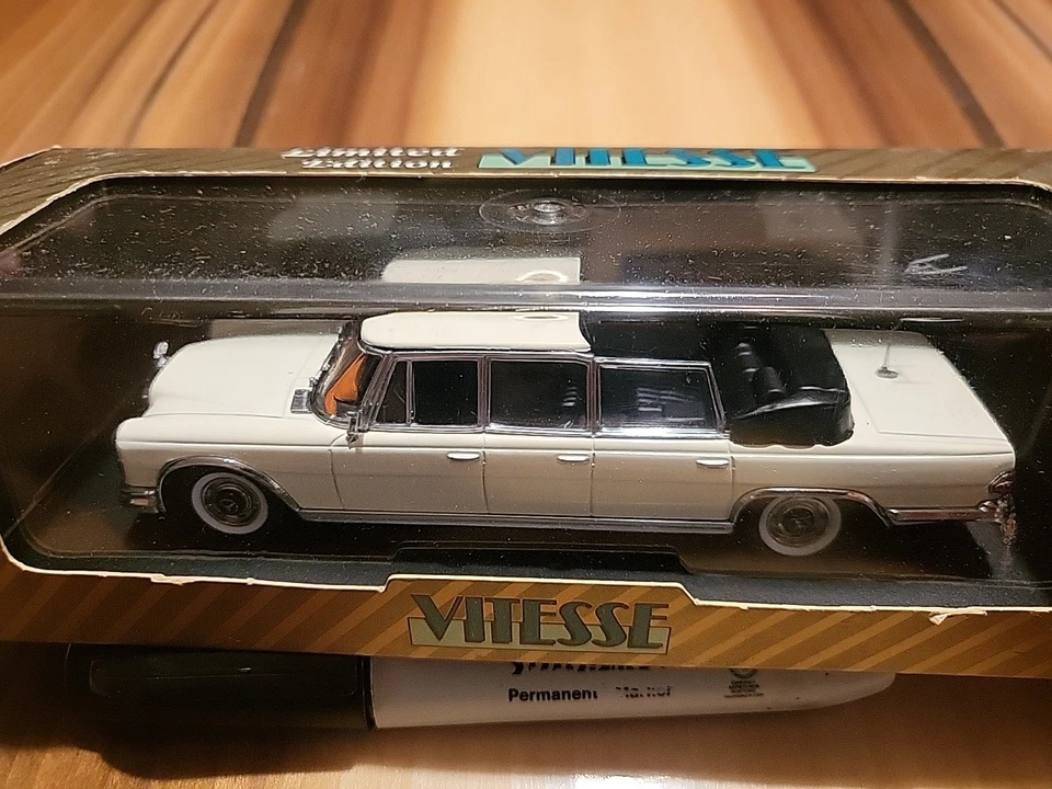 Super Vitesse Mercedes Benz 600 Pullmann Landaulet ограниченный выпуск коробка 1:43 золото - Изображение 4 из 4