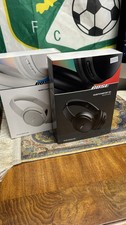 Black Bose headphones bluetooth wireless Quietcomfort SC