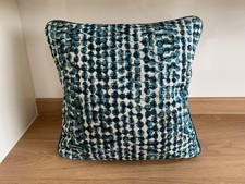 Romo Ezri Danube Chenille Kissenhülle in Blau und Creme - 45cm x 45cm