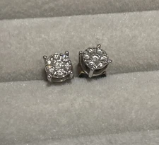 Aretes Romanza de oro blanco 14k con diamantes