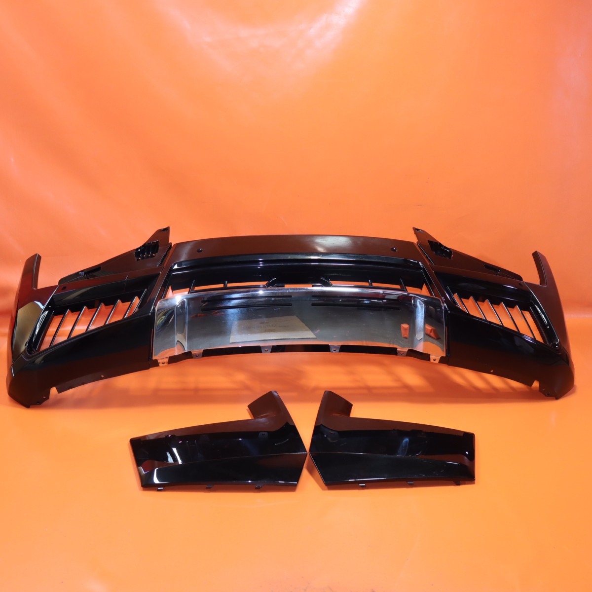 Rolls-Royce Cullinan 2025-2026 Front Front bumper Black