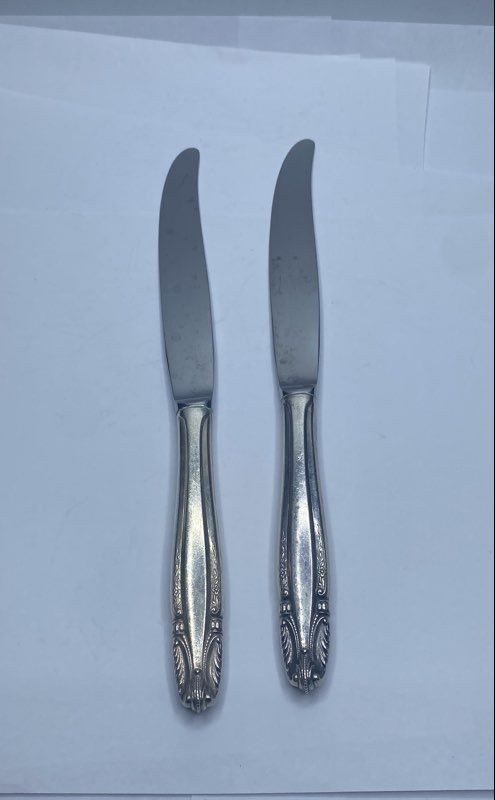 Wallace Sterling Silver Handle Dinner Knives 2 Piece Set 9" Scroll Design