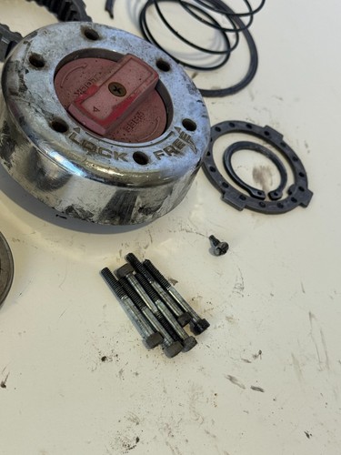 1986-1994 FORD F250 DANA 50 TTB FRONT AXLE LEFT DRIVER HUB LOCK PIECES USED - Picture 10 of 11