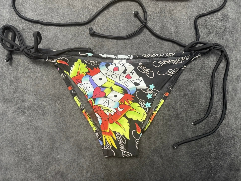 Conjunto de bikini ED HARDY Y2K de cuerda negra Love Is A Gamble pequeño Christian Audigier Foto 2 de 4
