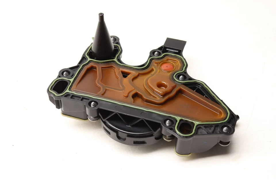 Audi TT QUATTRO 2016-2023 - PCV/separador de aceite del motor 06K103495AS Foto 2 de 4