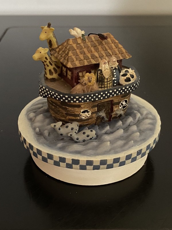 NOAHS ARK CANDLE TOPPER OUR AMERICA BIBLICAL STORY ANIMALS GIRAFFE- READ