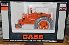 1/16 SpecCast Classic Series Diecast Case DC-4 LP Gas Tractor Wide Front NIB