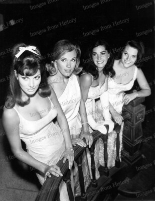 8x10 Print Raquel Welch Edy Williams Sivi Aberg The Rogues NBC 1964 #