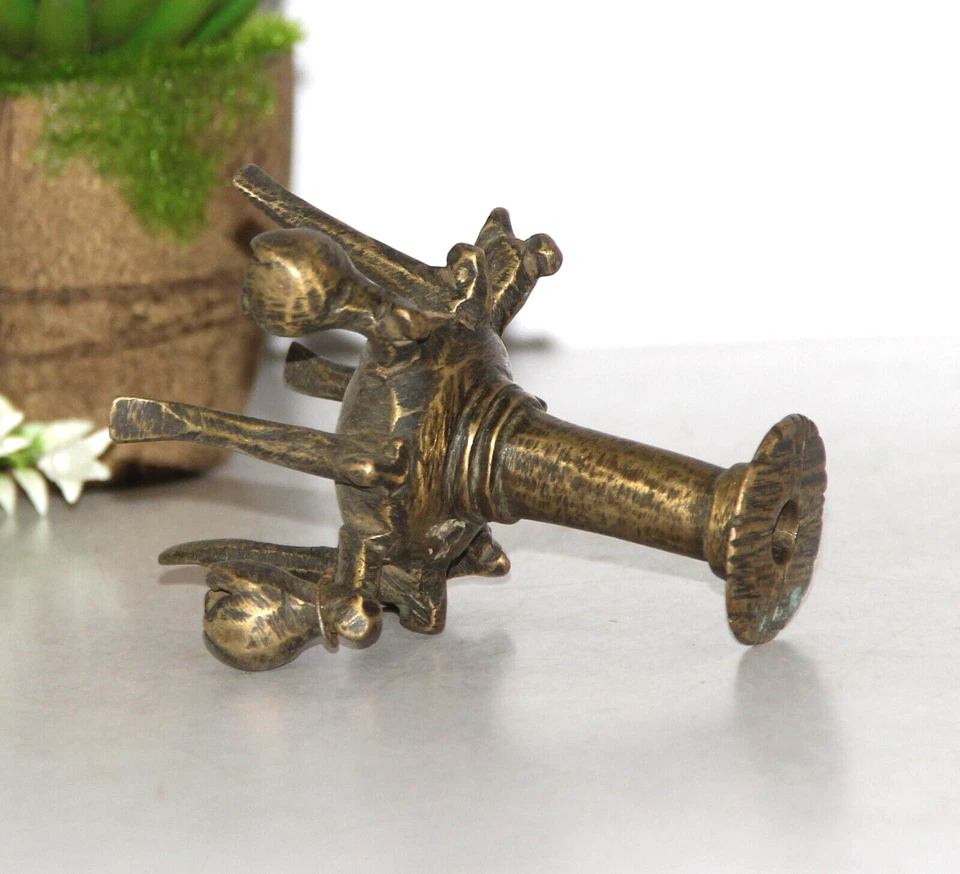 1800 年代旧黄铜独特形状莫卧儿时代女王黑色眼粉瓶/Surmadani — 第 4/4 张图片