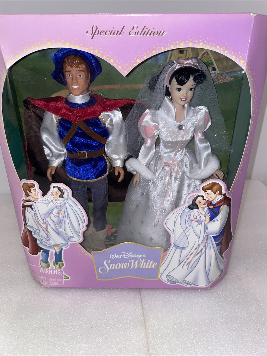 Disney Snow White And Prince Charming wedding gift set Dolls