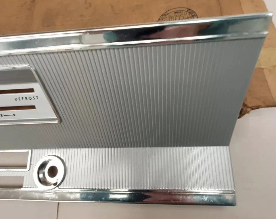 Plymouth Valiant 1967 sello calefacción control y radio bisel NOS 2770565. Foto 3 de 4