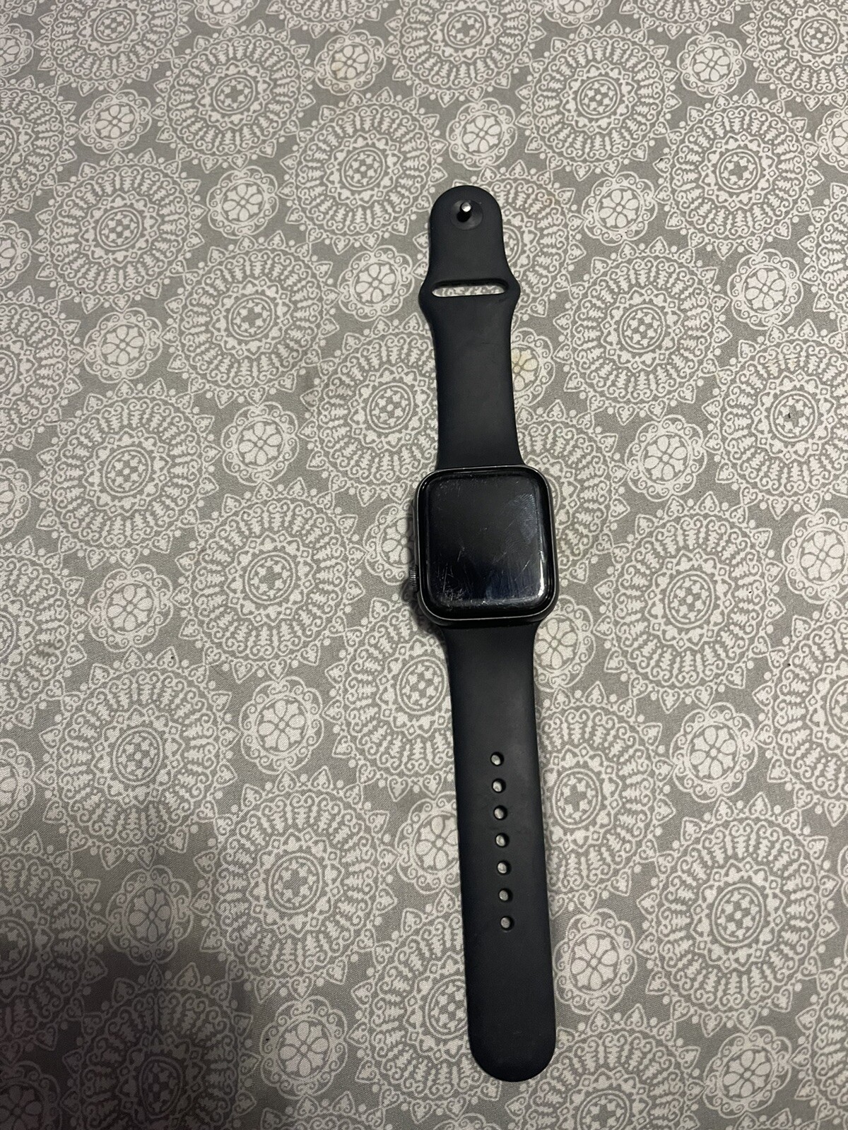Apple Watch SE 44mm Space Gray Aluminum Case Black Sport Band-image