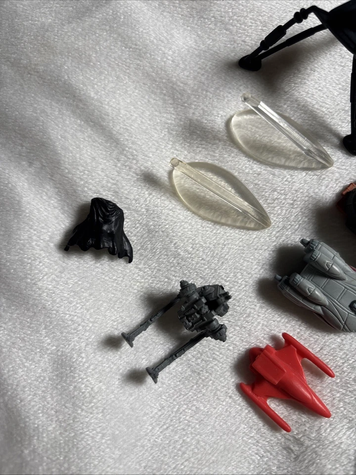 Micro Machines Lot Of Mixed Star Wars Figures, And Other Pieces , C1 - Image 4 of 4
