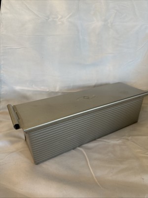 USA Pan Bakeware Pullman Loaf Pan, Large, Silver With Slide Lid