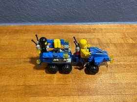 Lego - Classic Space - 1557 1558-Mobile Command Center & Strata Scooter Complete