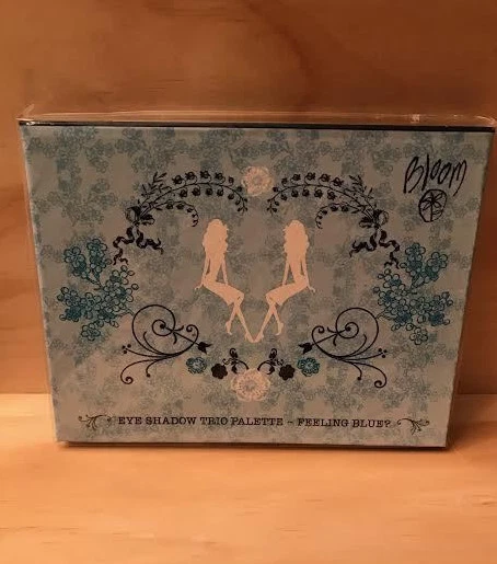 Bloom Cosmetics Feeling Blue Eye Shadow Trio Sky Azure & Night Sky Novo Selado - Imagem 2 de 3