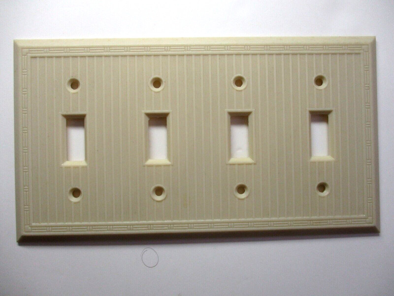 Bryant Deco Dashed Lines Beige Bakelite 4 Gang Switch Wall Cover Plate MCM Vtg