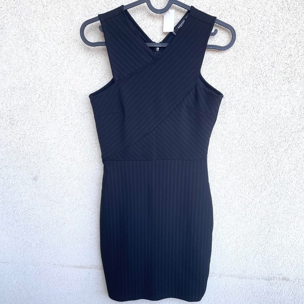 Schwarzes figurbetontes ärmelloses Kleid von MANGO - Größe XS