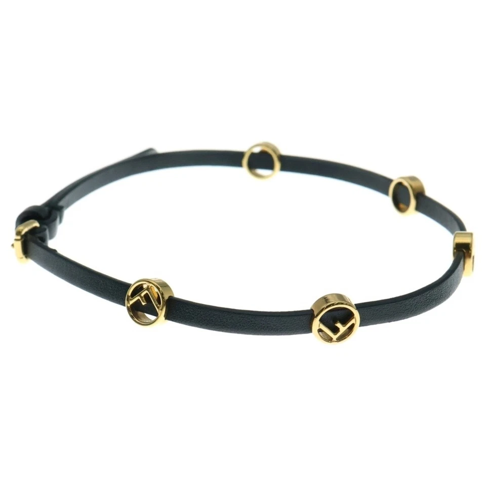 Collar Gargantilla FENDI Herrajes Dorados Cuero Negro Usado 4d75b0f4ac5707fa544242516 Foto 3 de 4