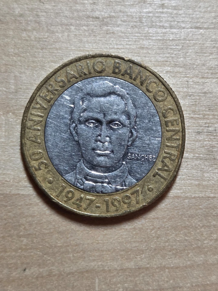 Dominican Republic 5-Pesos coin, 1997. KM# 88, bimetallic. Central Bank Anniver - Image 2 of 4