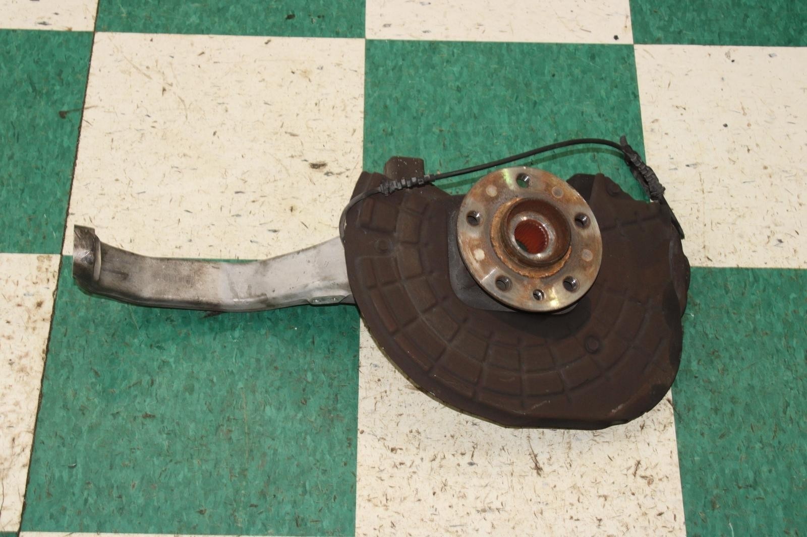 14-17 Ghibli Front Passenger Right RH Spindle Knuckle Hub OEM Factory OE WTY WTY