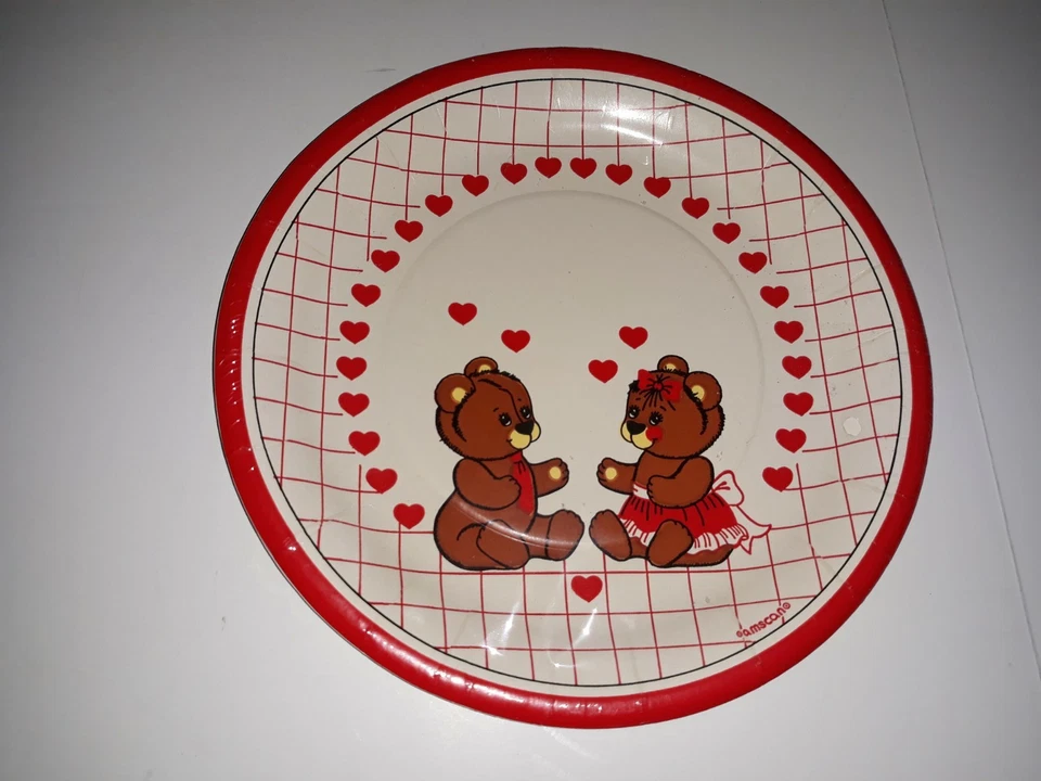 Vintage Amscan Paper Plates Valentines Teddy Bears 9" 8 Plates 1985 Rare NEW - Image 2 of 4