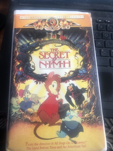 Vintage VHS Clamshell Case The Secret of N.I.H.M. NIHM - Picture 1 of 3