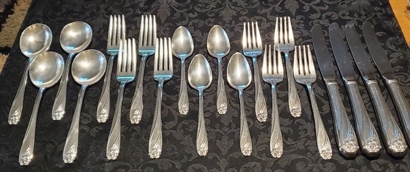 Vintage 1847 Rogers Bros DAFFODIL Pattern Silverplate Silverware.  Service for 4