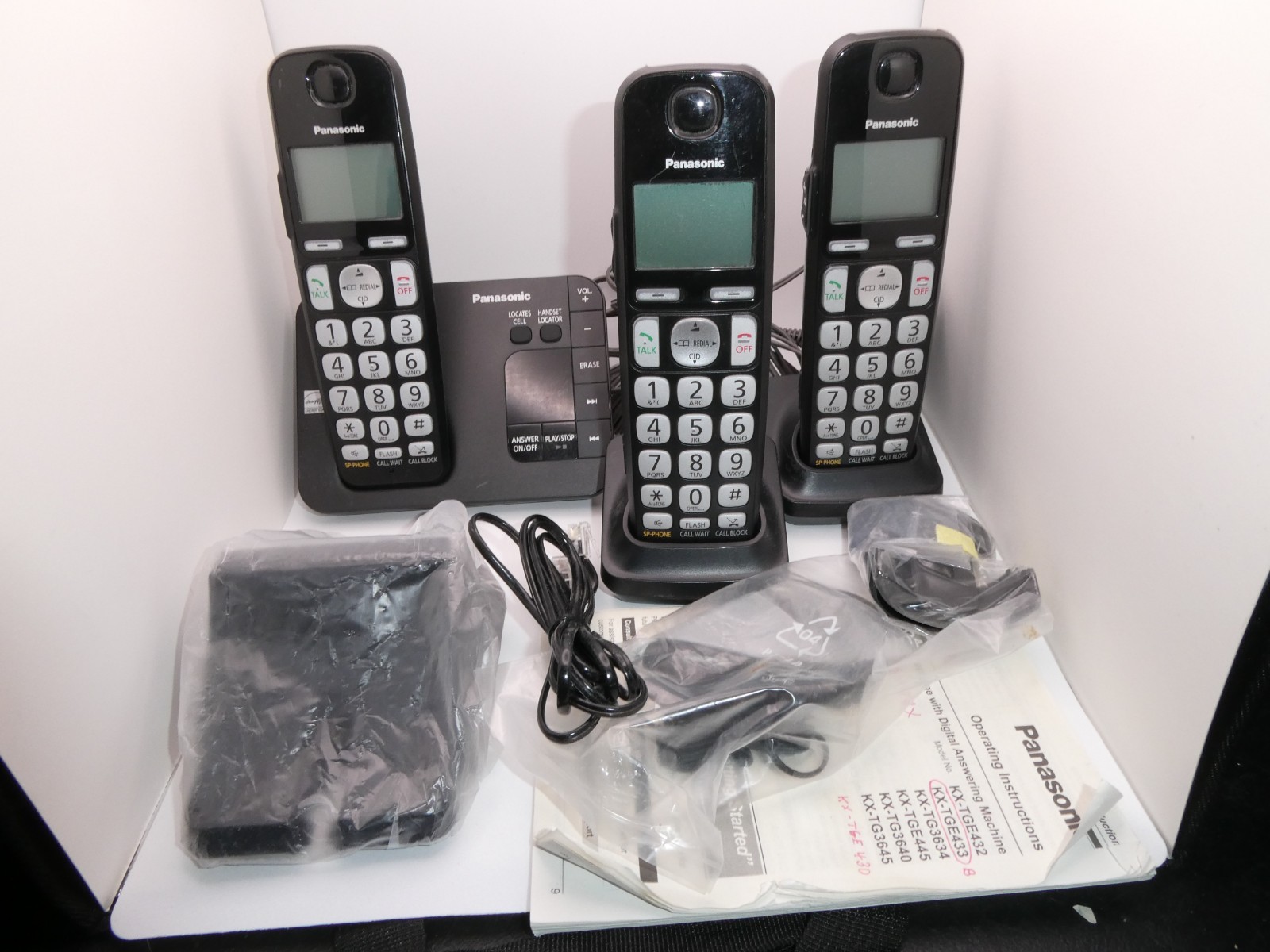 Panasonic &ndash; KX-TGE433B &ndash; Cordless Phone System &ndash; Black