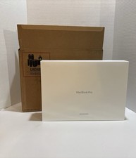Apple MacBook Pro 13  Inch A2338 8C CPU/8C GPU/8GB/256GB - EMPTY BOX ONLY