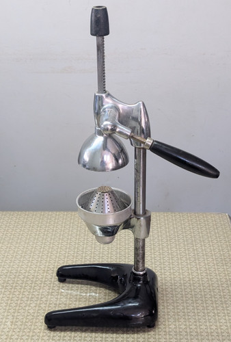 Vintage Manual Juicer Heavy Duty Cast Iron & Stainless - 20 inch, Rotating Crank