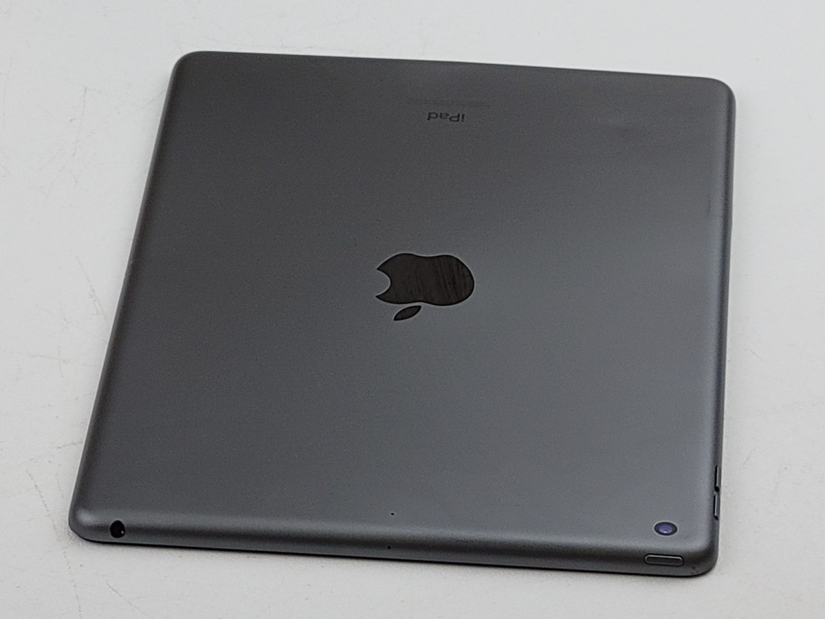 Apple iPad (8th Gen.) (A2270) 32GB - Gray (Wi-Fi) 10.2