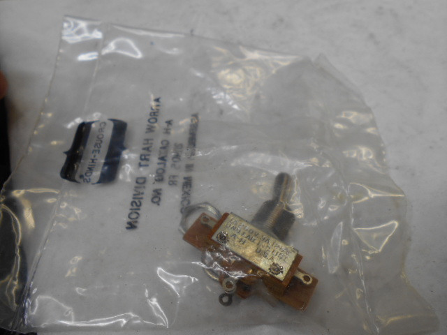 CROUSE HINDS 20905FR-New In Box img