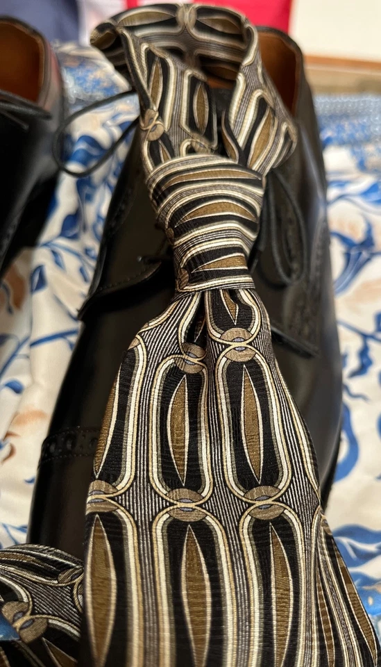 RUFFINI 100% SEDA ITALIANA HECHA EN ESTADOS UNIDOS ORO ÓXIDO NEGRO PLATA VERDE GEOMÉTRICO Foto 2 de 4