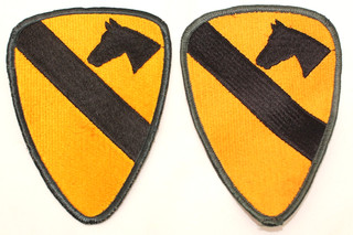 LK9404: ARMY 1th Kavalleriedivision Regimentsabzeichen 2 Stk.
